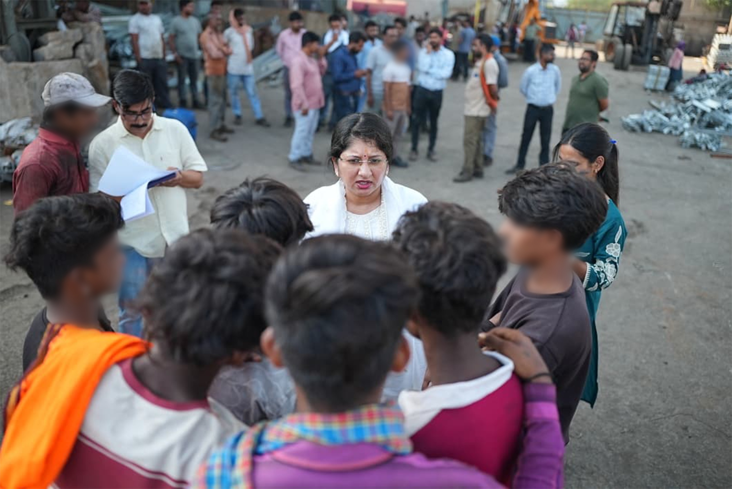 बाल श्रम निषेध दिवस पर बाल आयोग का बड़ा एक्शन डॉ. वर्णिका शर्मा के नेतृत्व में बाल श्रम पर बड़ी कार्रवाई।