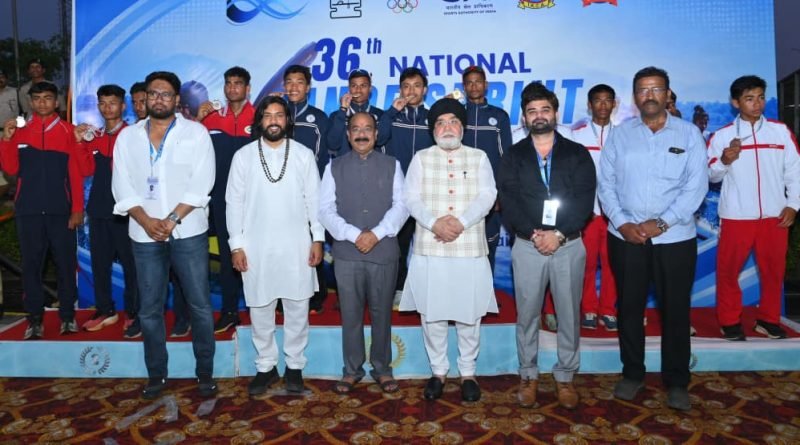 उप मुख्यमंत्री 36वें नेशनल कैनो स्प्रिंट चैंपियनशिप के समापन समारोह में हुए शामिल