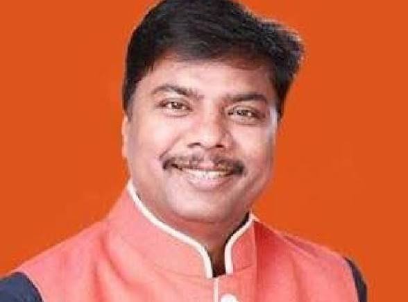 राहुल गांधी के रायपुर प्रवास पर मंत्री केदार कश्यप का विवादित बयान, कहा- कांग्रेस दारू से चरण धोकर करे स्वागत।