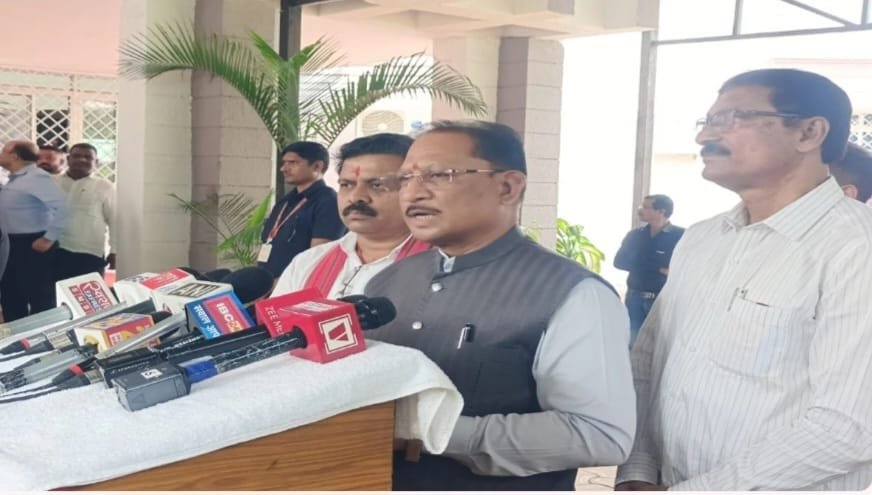 मुख्यमंत्री विष्णुदेव साय के निर्देश पर कुलगाम आतंकी हमले के पीड़ित परिवारों की सहायता के लिए छत्तीसगढ़ सरकार की त्वरित पहल