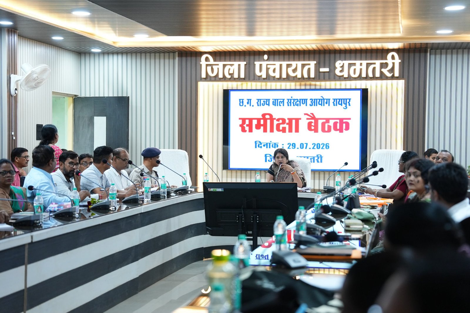 बच्चों के अधिकारों पर जीरो टॉलरेंस धमतरी में बाल आयोग ने की कड़ी समीक्षा बालकोष से सुरक्षा तक आयोग का बड़ा एक्शन प्लान।