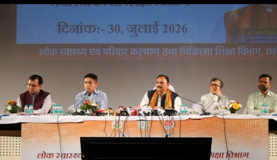 राज्य में तीन लोगों की हुई मलेरिया से मौत, फिर किया दावा- एक भी मौत न हो, इस दिशा में कर रहे काम – मंत्री श्याम बिहारी जायसवाल