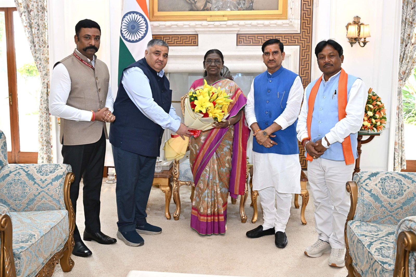 मुख्यमंत्री श्री विष्णु देव साय के निमंत्रण पर राष्ट्रपति ने स्वीकार किया बस्तर दशहरा के मुरिया दरबार में शामिल होने का आमंत्रण*     *23 अक्टूबर को जगदलपुर में आयोजित होगा मुरिया दरबार*